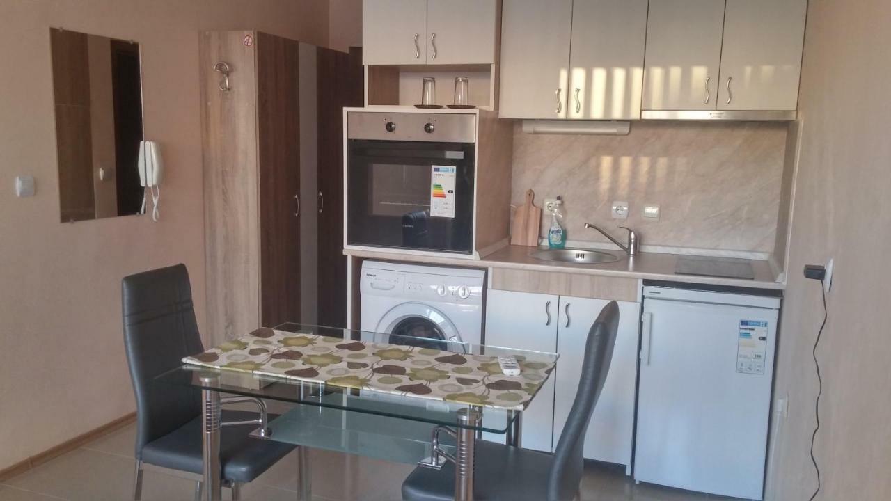 Студио Алекс Варна Varna Luaran gambar